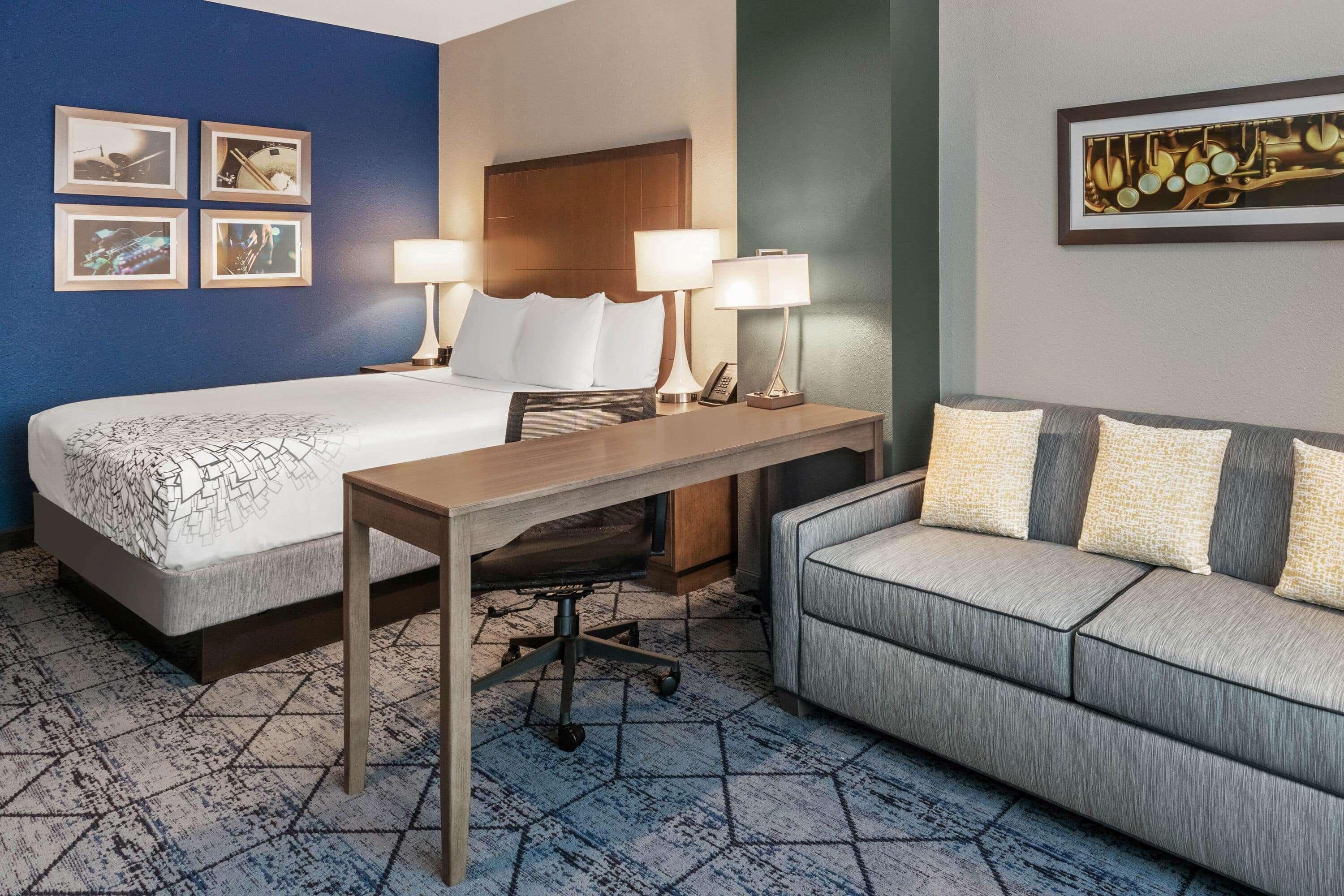 La Quinta Inn & Suites By Wyndham Kansas City Beacon Hill Luaran gambar
